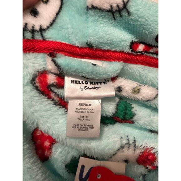 Hello Kitty plus size 1 X Christmas bathrobe - Picture 2 of 2